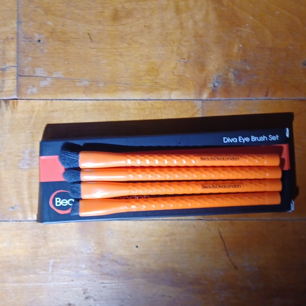 BeautyDiva London 4 Piece Brush Set
